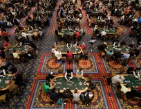 WSOP table set up