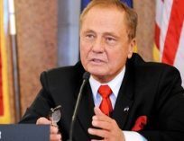 New York Senator and Poker Advocate to Retire