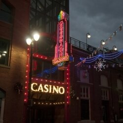 Man Dressed as Guard Robs $500,000 outside Detroit’s Greektown Casino